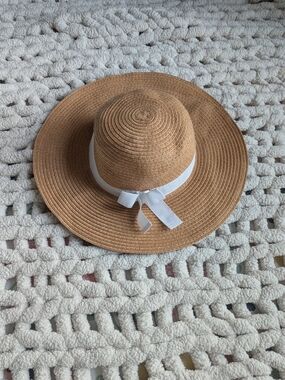 Old Navy Brown Straw Sun Hat with White Ribbon